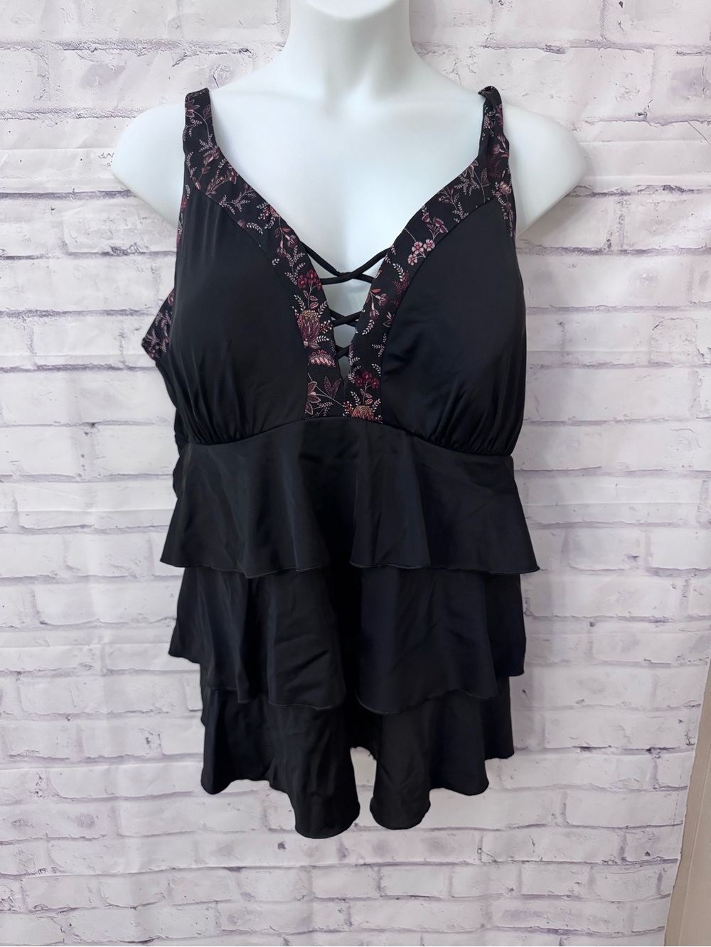 Swim By Cacique Tankini Plus Sz 28 Lightly Lined No Wire Black Ruffles Slimming
